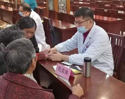 江陰市中醫院攜手普惠社區 中醫養生進社區，義診服務暖人心